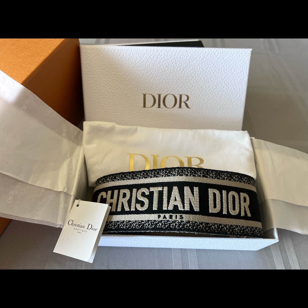 Authentic Dior NWT Shoulder Strap with ring